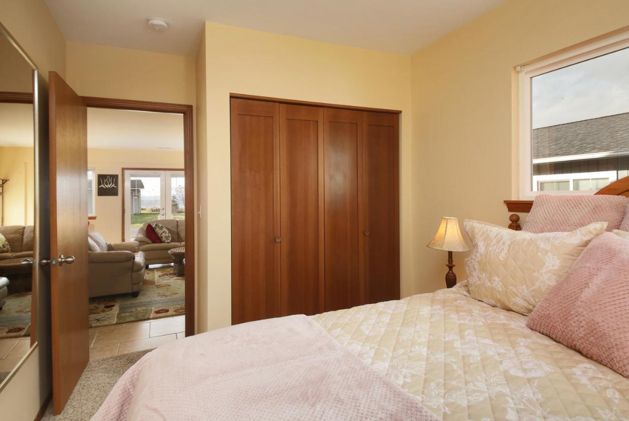 Maxwelton Beach Sunsets! Kayaks & Paddleboards! 1 Min Walk To The Water! Clinton Exterior foto